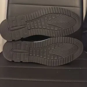 madixa | Shoes | Swaggy Never Worn Unisex Harvards Hybrid  display picture 3